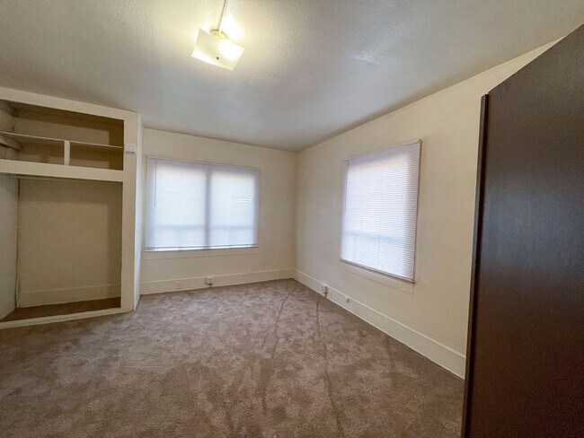 Building Photo - 1324 Summer St