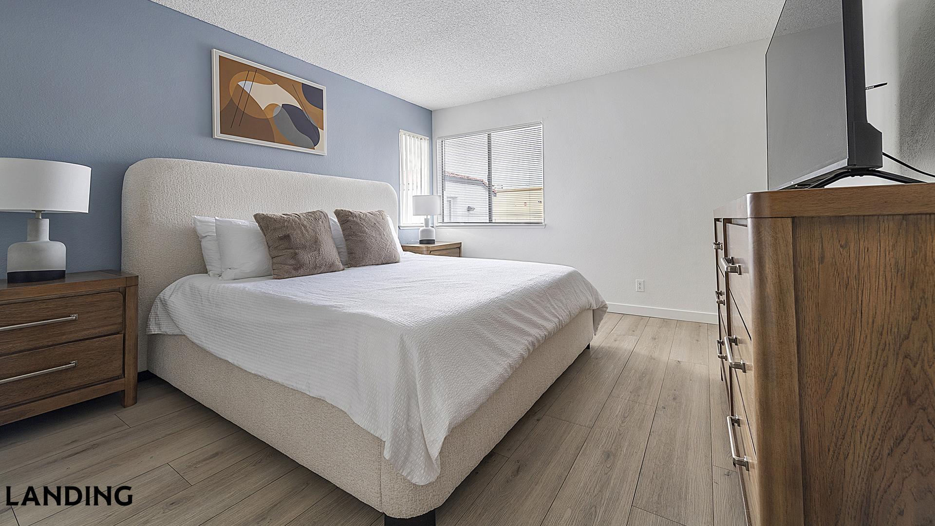 Building Photo - 1455 E Katie Ave