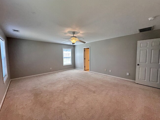 Building Photo - Exclusively Offered By Muse Realty Rentals...
