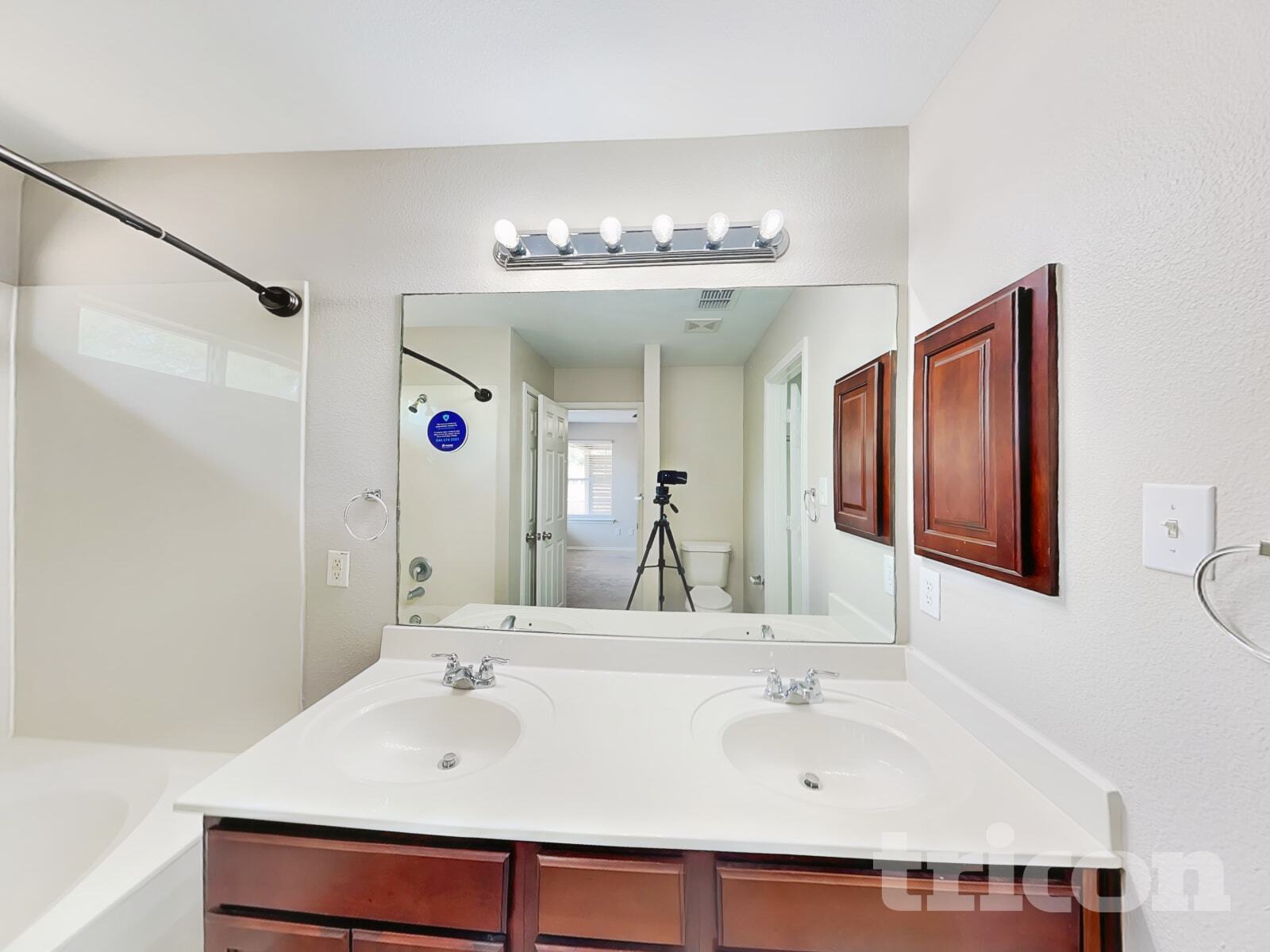 Building Photo - 231 Cardinal Way