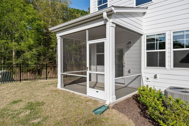 Building Photo - Charming 3 Bedroom Home located in Wake Forest