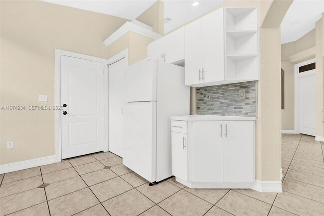 Building Photo - 9437 SW 183rd Terrace