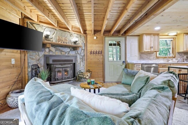 Building Photo - 166 Nantahala Pass Rd