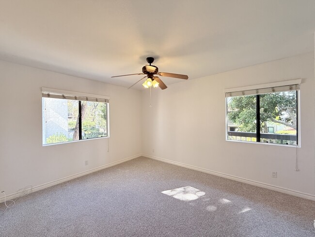 Building Photo - 9959 Azuaga St