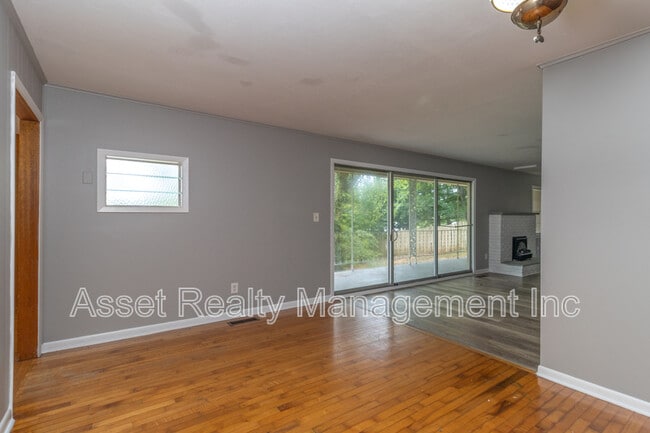 Building Photo - 630 Colonial Dr