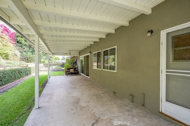 Building Photo - 3547 Henrietta Ave