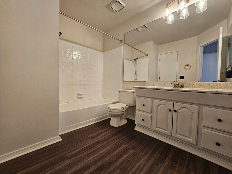 Building Photo - 4253 Baytown Dr