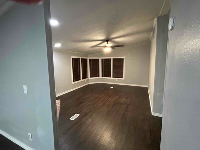 Building Photo - 107 Peoples Ln