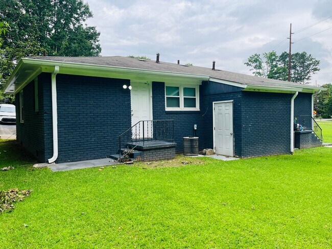 Building Photo - 4531 Wesley Dr