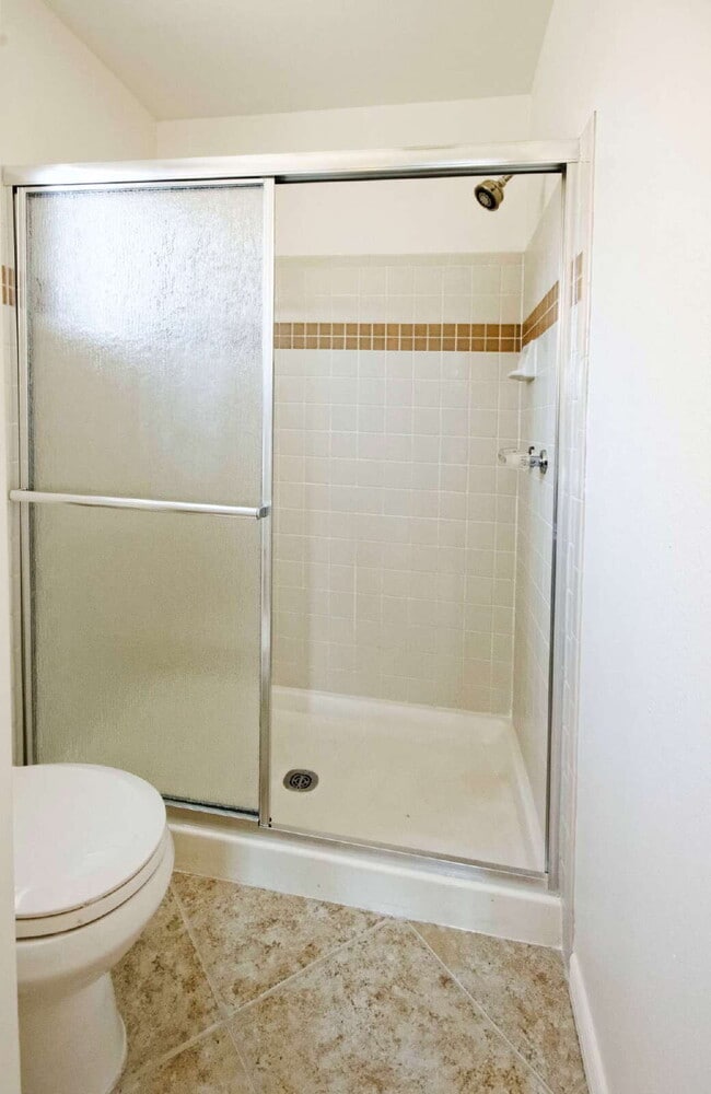 Building Photo - Comfortable home on a cul-de-sac with a great floorplan.