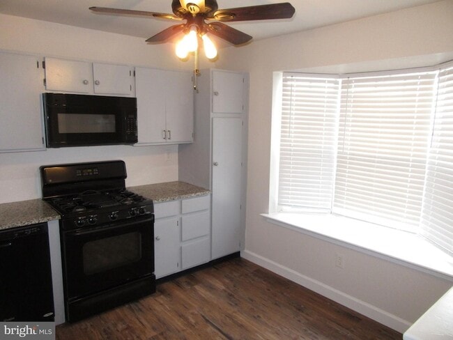 Building Photo - 4 Winton Ln