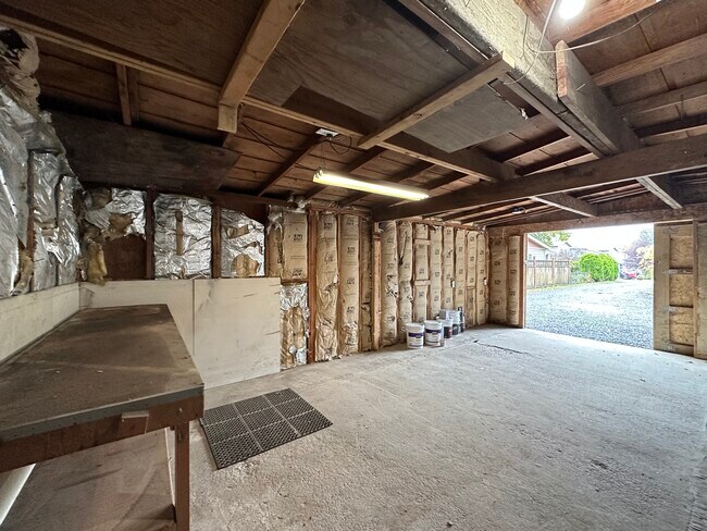 Building Photo - 3113 Harold Dr SE