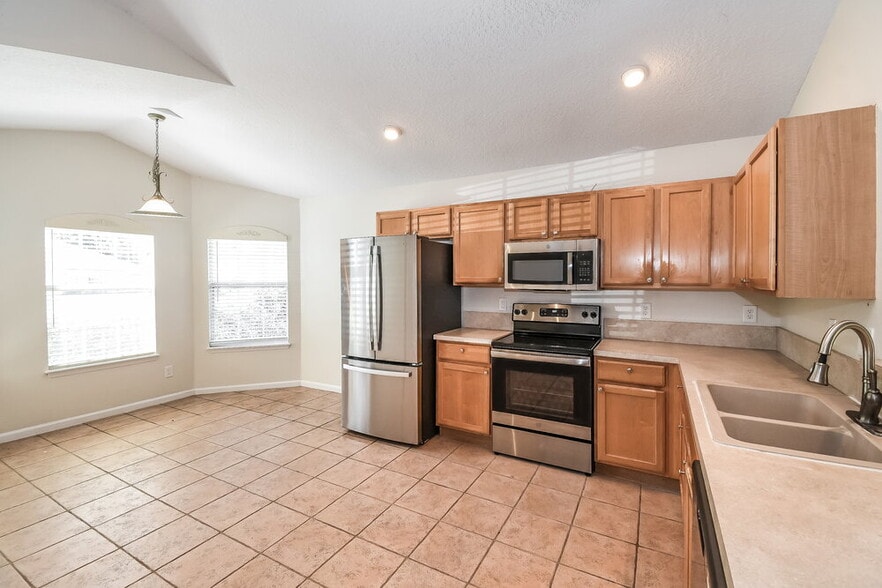 Building Photo - 732 Dewdrop Loop