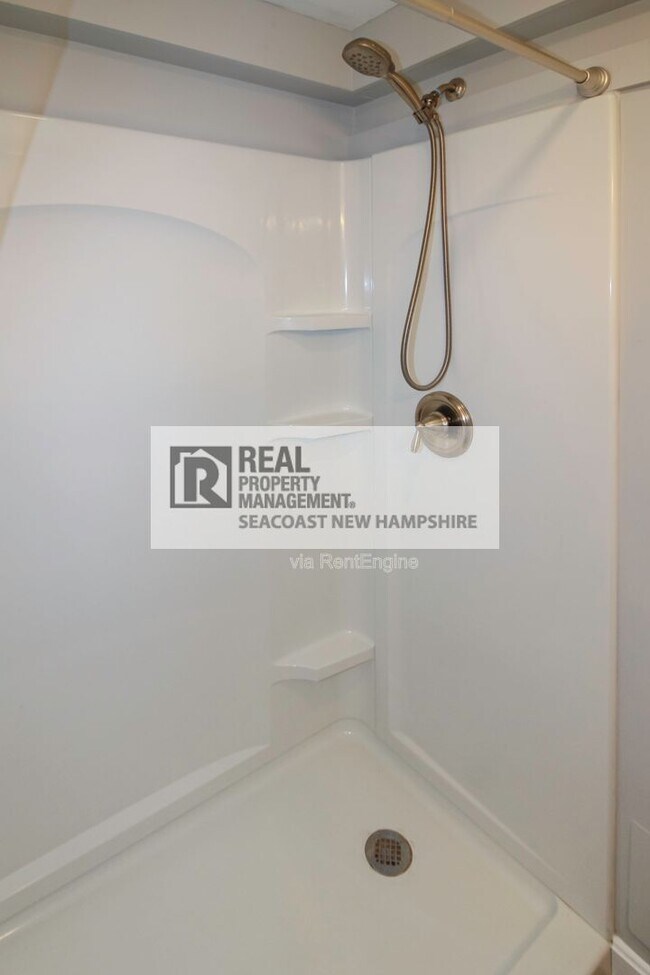 Building Photo - 93 Henry Law Ave