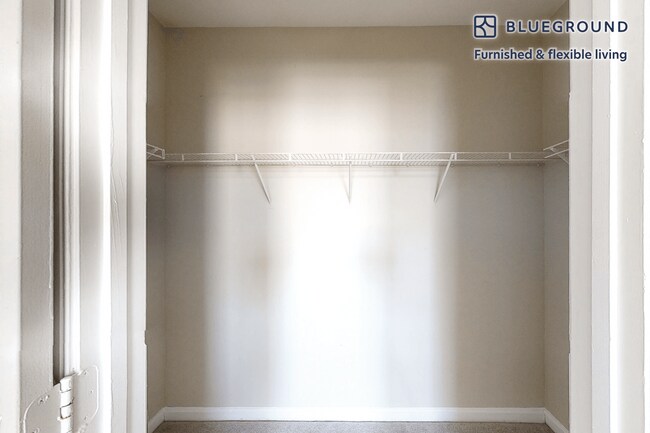 Building Photo - 2350 26th Ct S