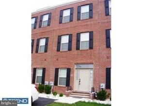 Building Photo - 2734 Tilton St
