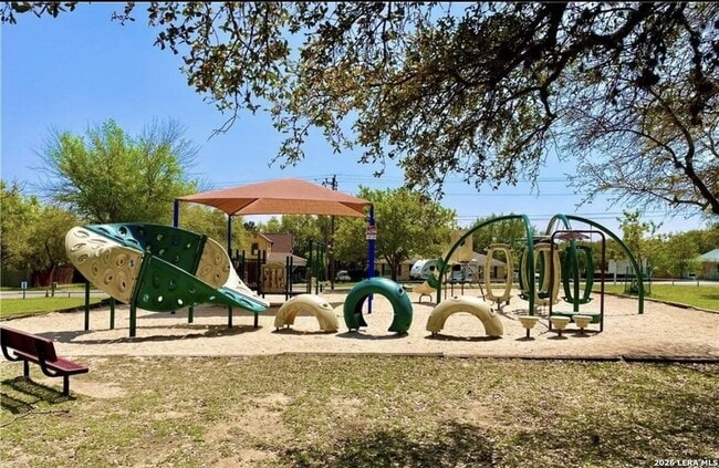 Building Photo - 1150 Green Hill Dr