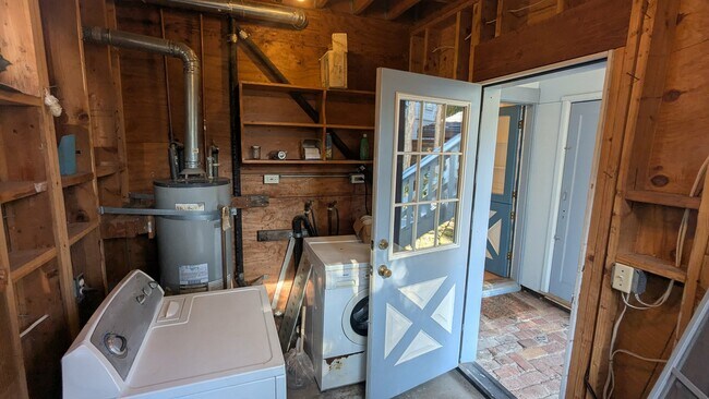 Building Photo - 816 Addison St