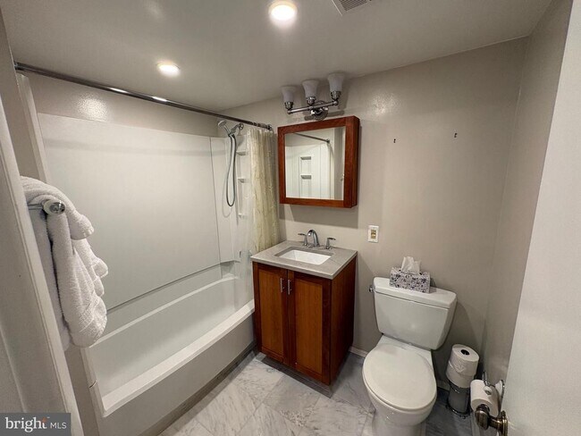 Building Photo - 1600 Prince St