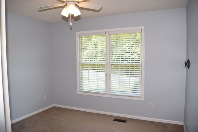 Building Photo - Spacious 3-Bedroom, 3-Bath Home with Bonus Room in a Quiet Neighborhood! NO PETS