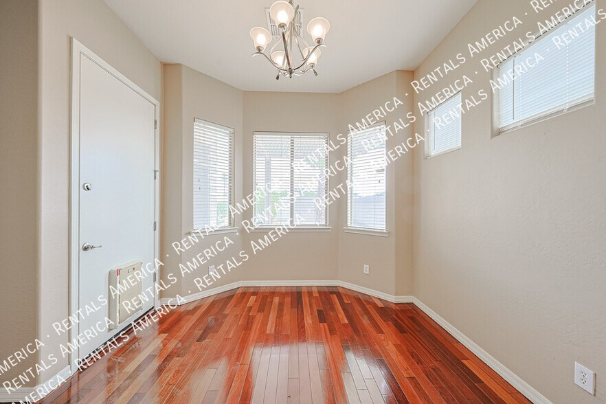 Building Photo - 14712 W Edgemont Ave