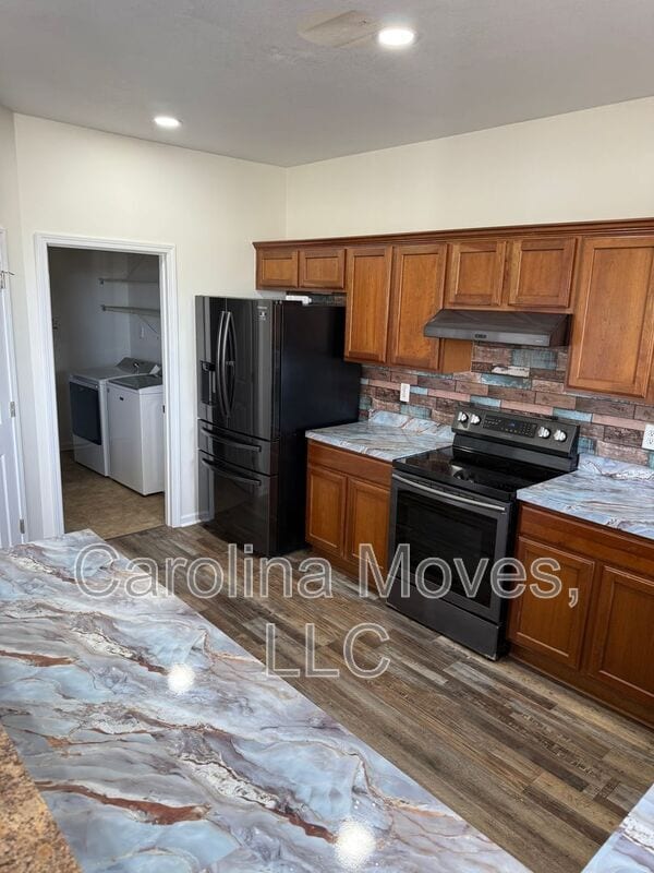 Building Photo - 223 Collingwood Ln