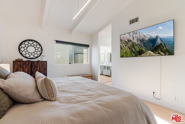 Building Photo - 940 14th St