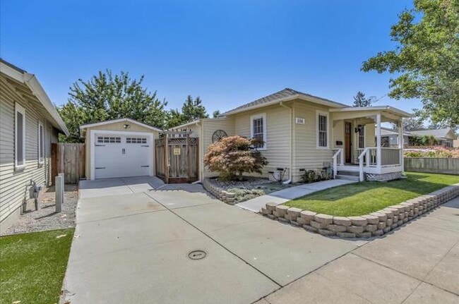 Building Photo - 1358 Fremont St