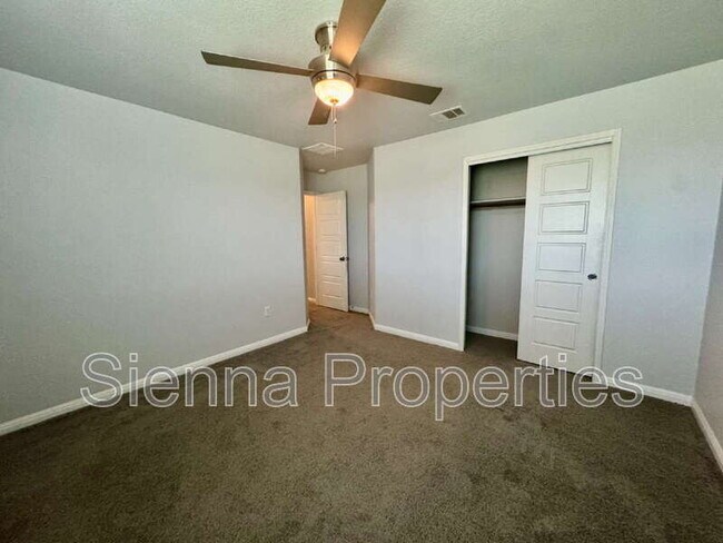 Building Photo - 372 Kingfisher Ln