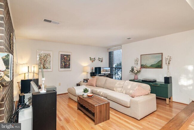 Building Photo - 2110 Bonnywood Ln