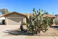 Building Photo - 1811 N Cheri Lynn Dr