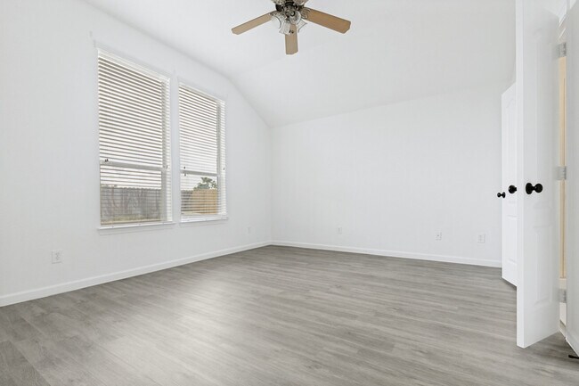 Building Photo - 5224 McGrath Dr
