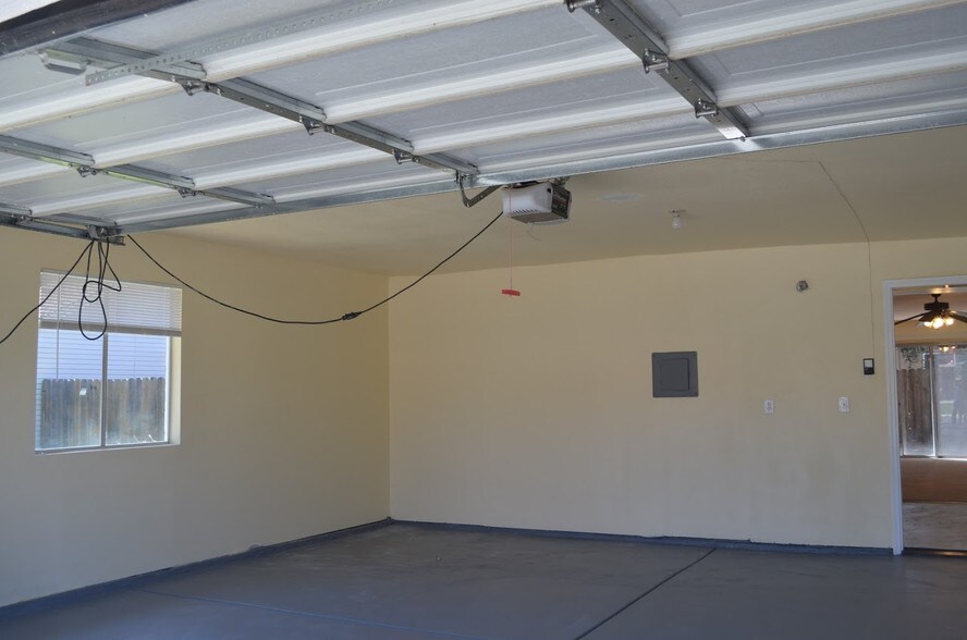 Building Photo - 759 Valley Green Dr