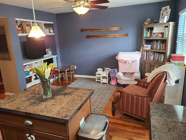 Building Photo - 3 Bedroom Central Park Townhome.
