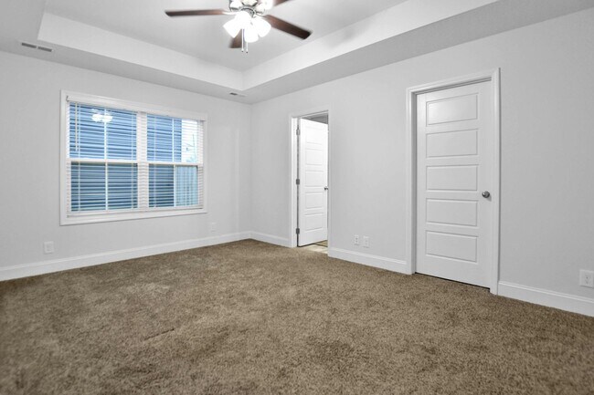 Building Photo - Pet Friendly Three Bedroom!