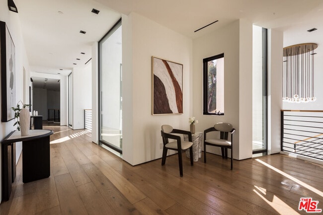Building Photo - 13331 Mulholland Dr