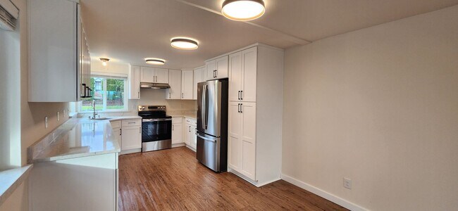 Building Photo - 3213150