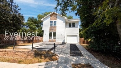Building Photo - 3 Bed/2.5 Bath Home with Fenced Yard / Pet-Friendly / Available Now!