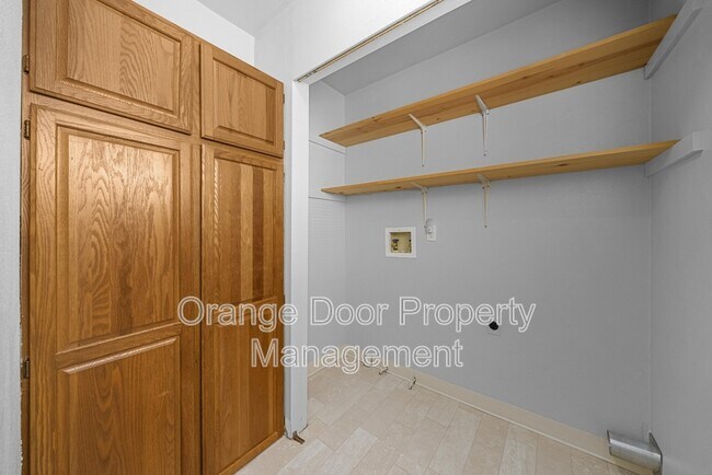 Building Photo - 834 S 72nd St