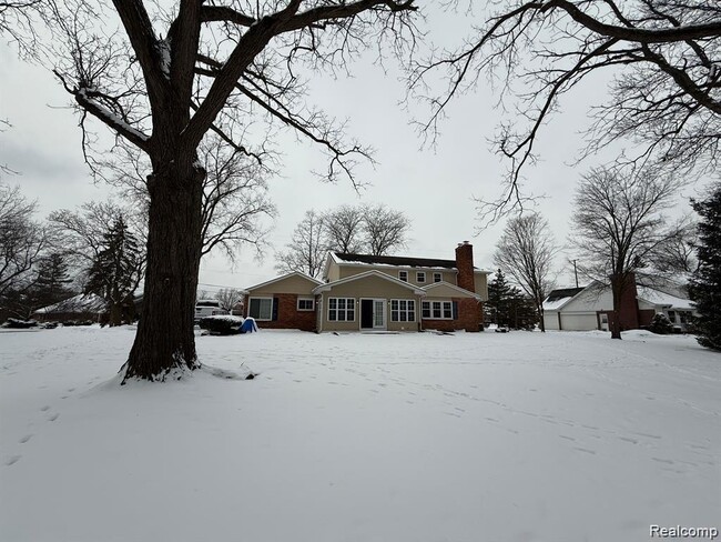 Building Photo - 9693 Burning Tree Dr