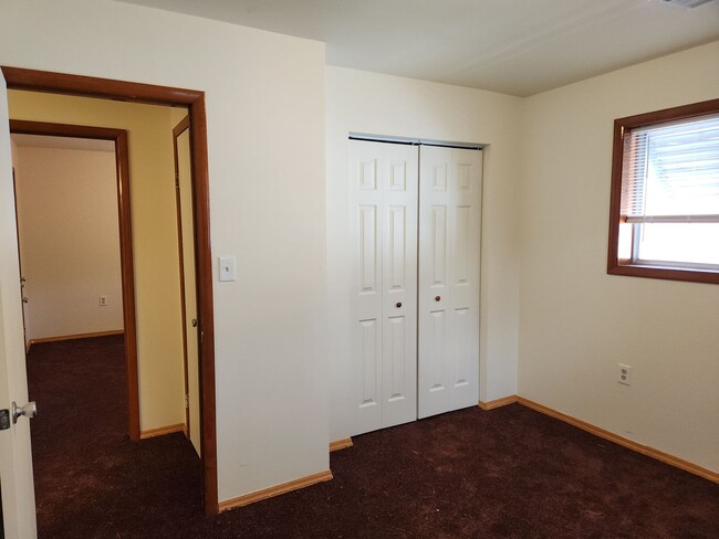 Building Photo - Adorable 2 bed / 2 bath - with 1 car garage