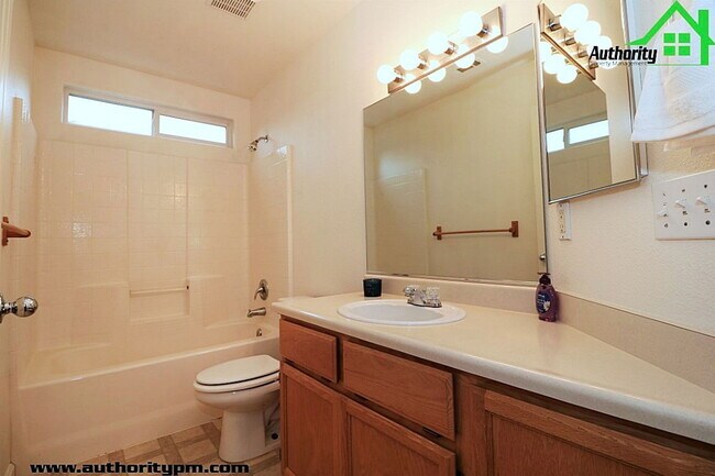 Building Photo - 3982 Cambria Dr