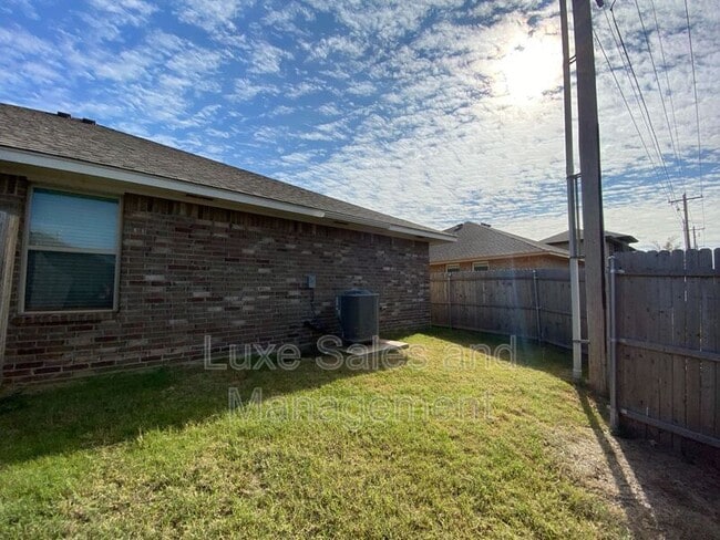 Building Photo - 1503 MacAlpine St