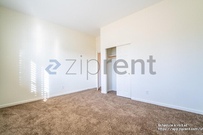 Building Photo - 100 Canterbury Ct