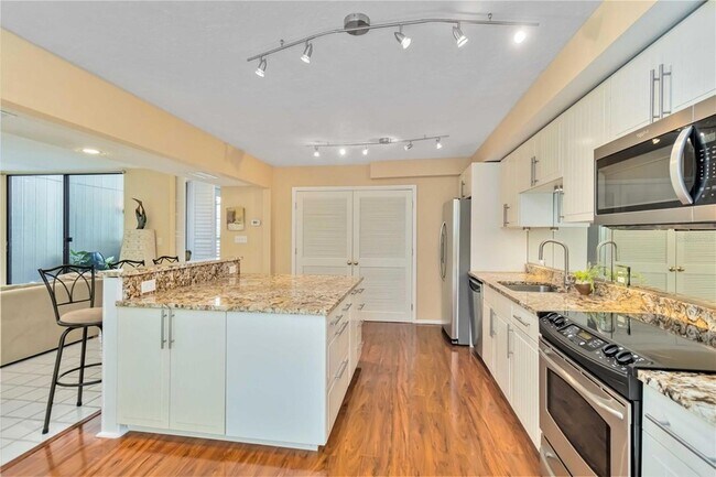 Building Photo - 761 Pine Run Dr