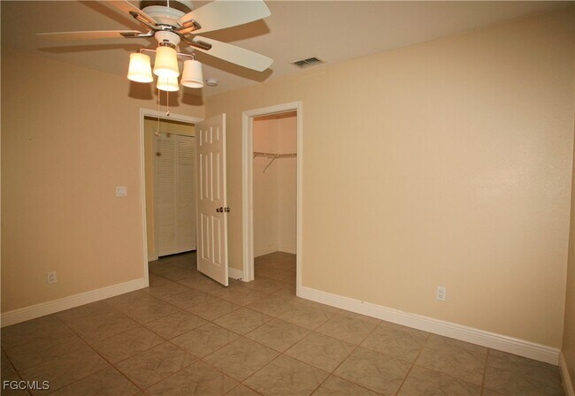 Building Photo - 606 SE 6th Terrace