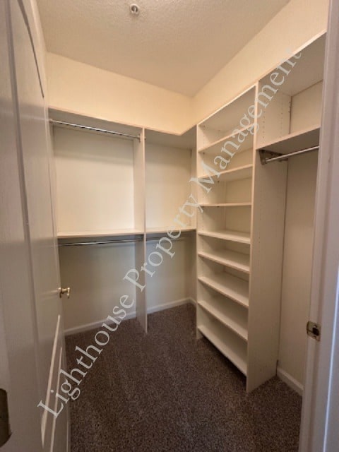 Building Photo - 2 Bedroom / 2 Bathroom Condo in Gated Community