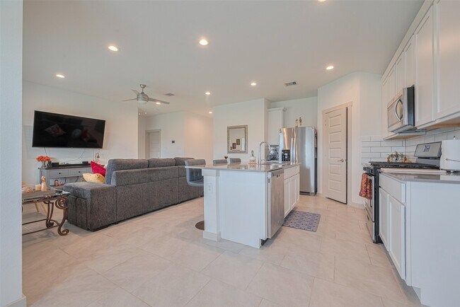 Building Photo - 28910 Yachting Pt Ct