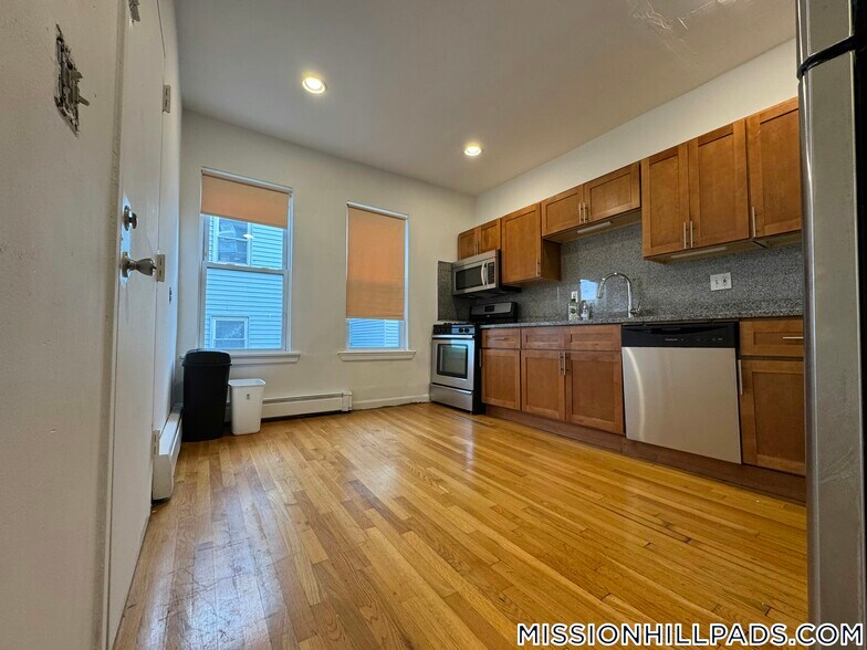 Building Photo - 2 Torpie St