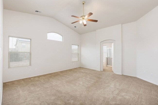 Building Photo - Nice Large Home in Sonoma Ranch—-Will go f...